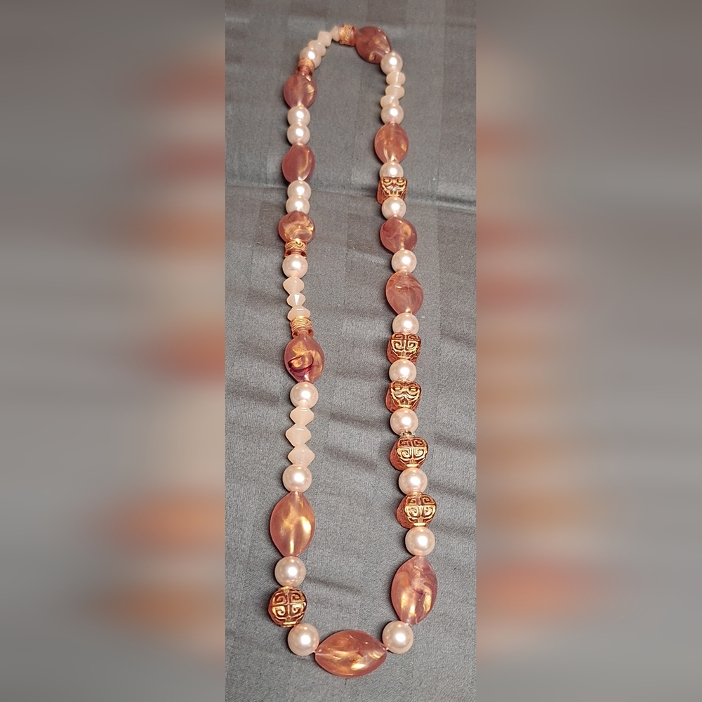 Elegant Falx Pearl and Pink Beaded Necklace